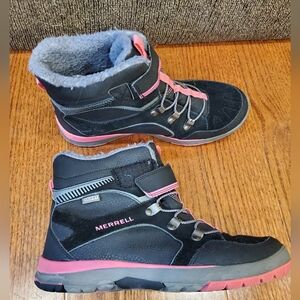 Merrell Kids' Black and Pink Winter Boots Kids Sz 5 (Womens Sz 6.5)